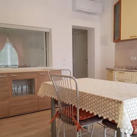 Casa Irene - 30 Mt. Dal Mare Apartment